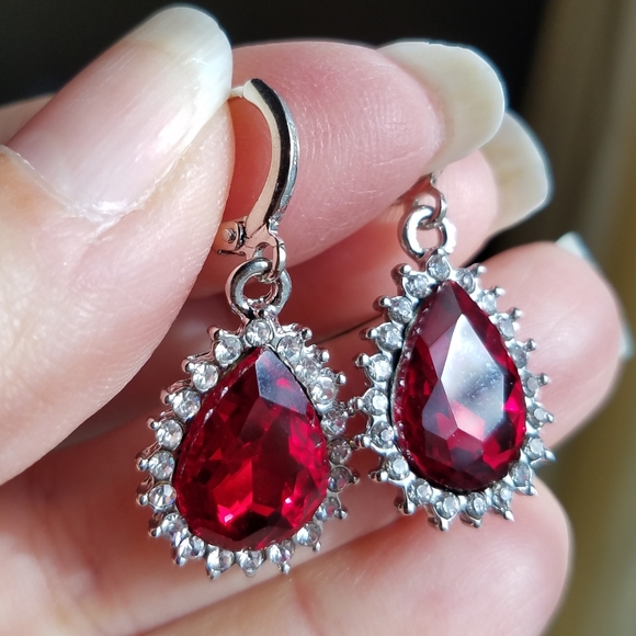 Swarovski Elements 925 Sterling Silver Garnet Red Earrings NEW - Picture 12 of 16